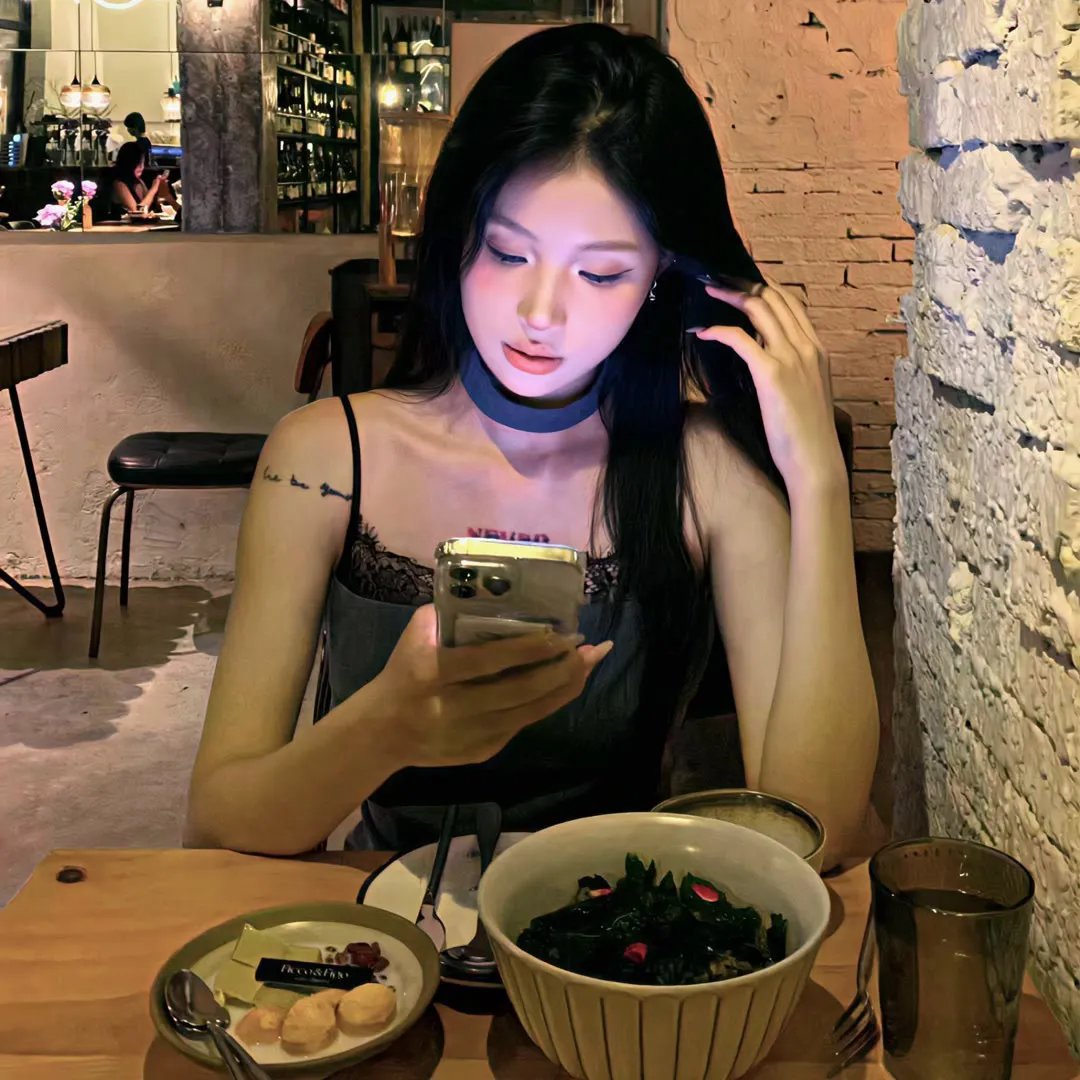 顶流爱豆卷入潜规则风波，投资人震怒，凌晨持续发酵
